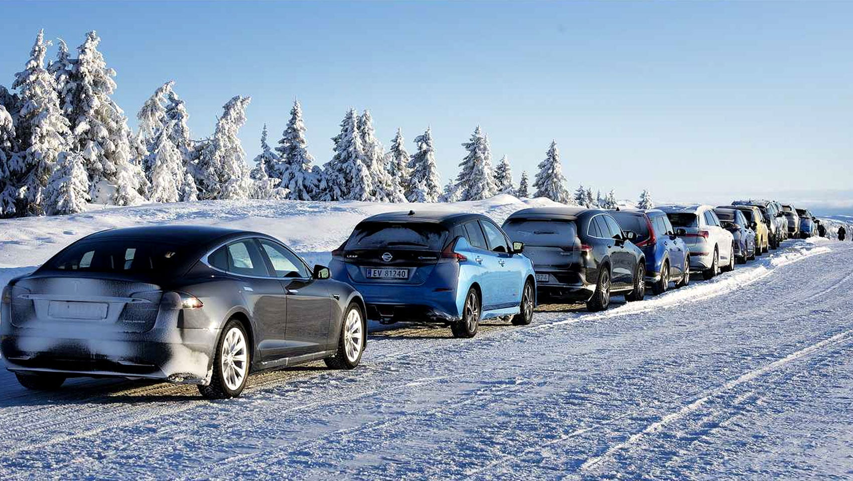 Electronic-Vehicles-On-The-Road-During-Winter