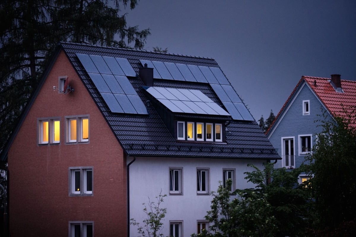 Solar-Panels-On-The-Roof