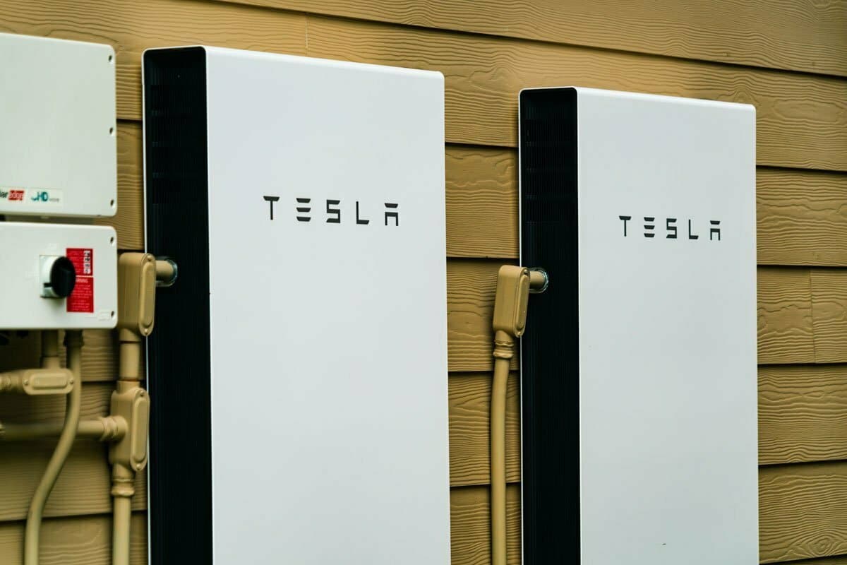 Read more about the article How Many Tesla Powerwalls Do I Need for My Home?